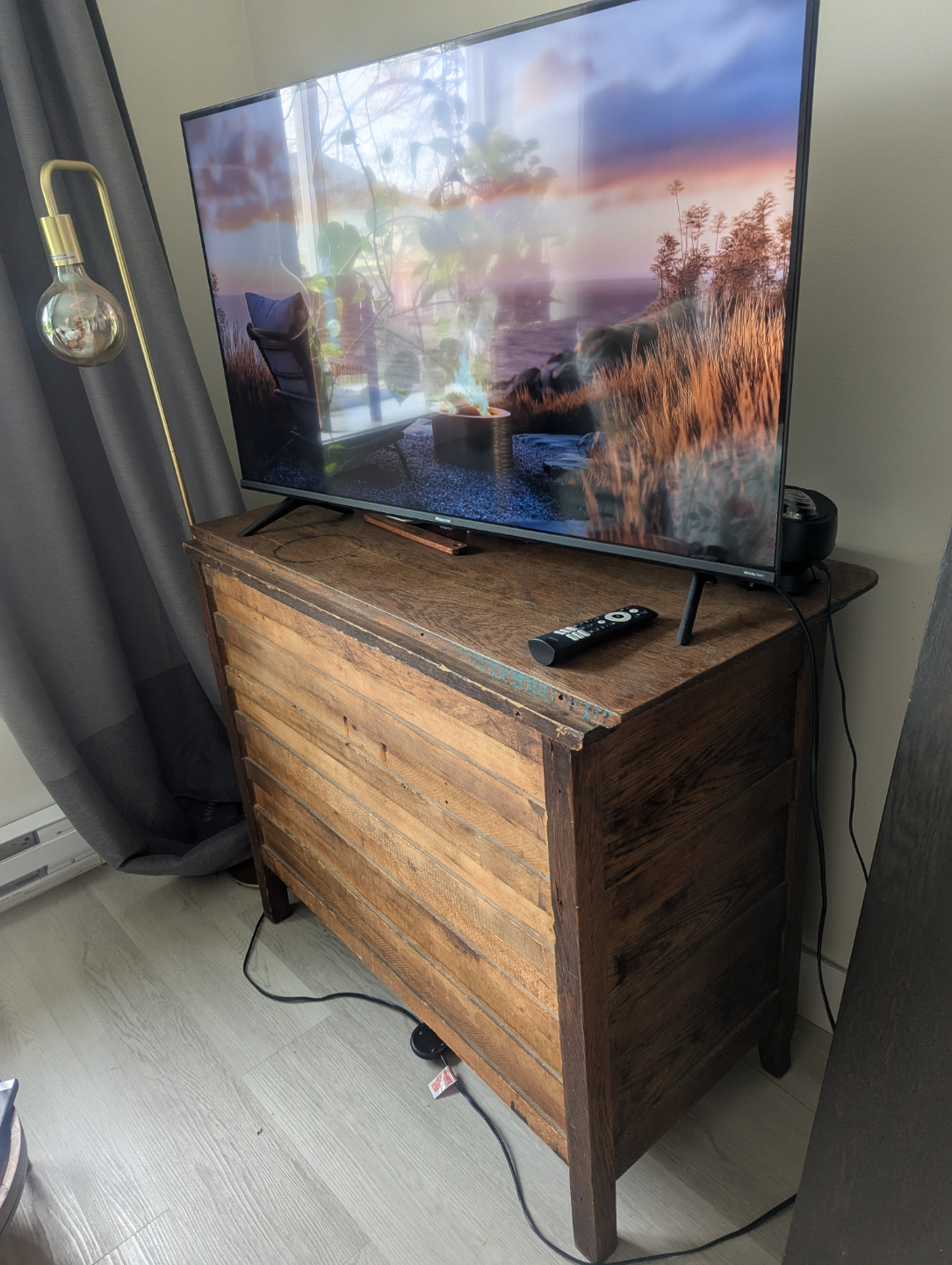 Antique TV stand/dresser
