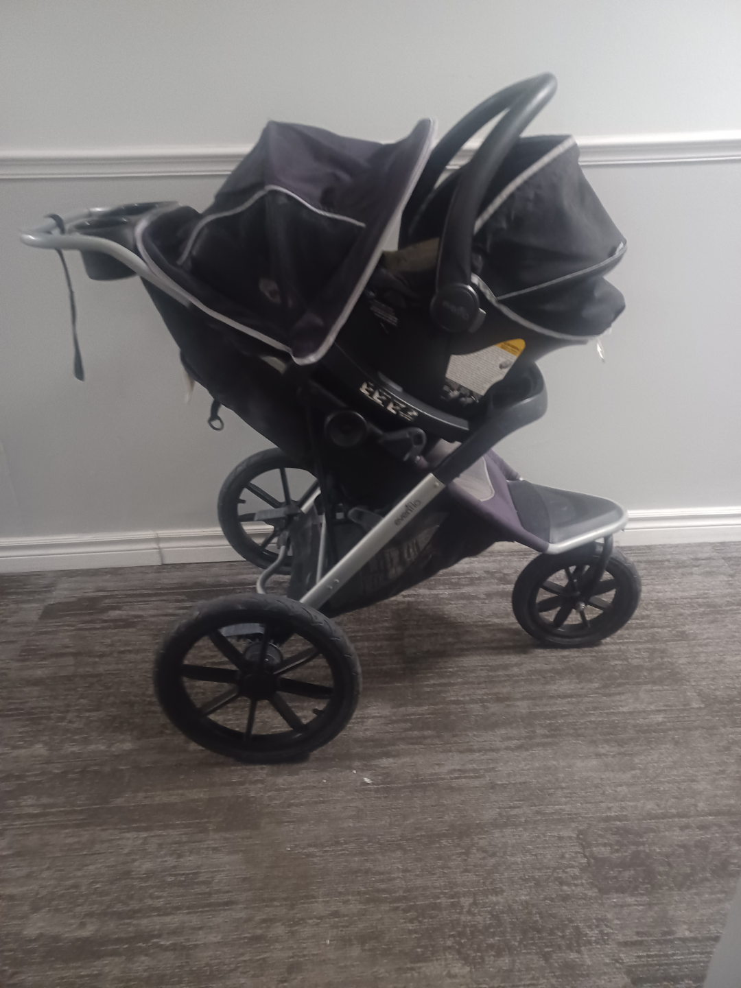 Evenflo Pivot X stroller and infant car seat