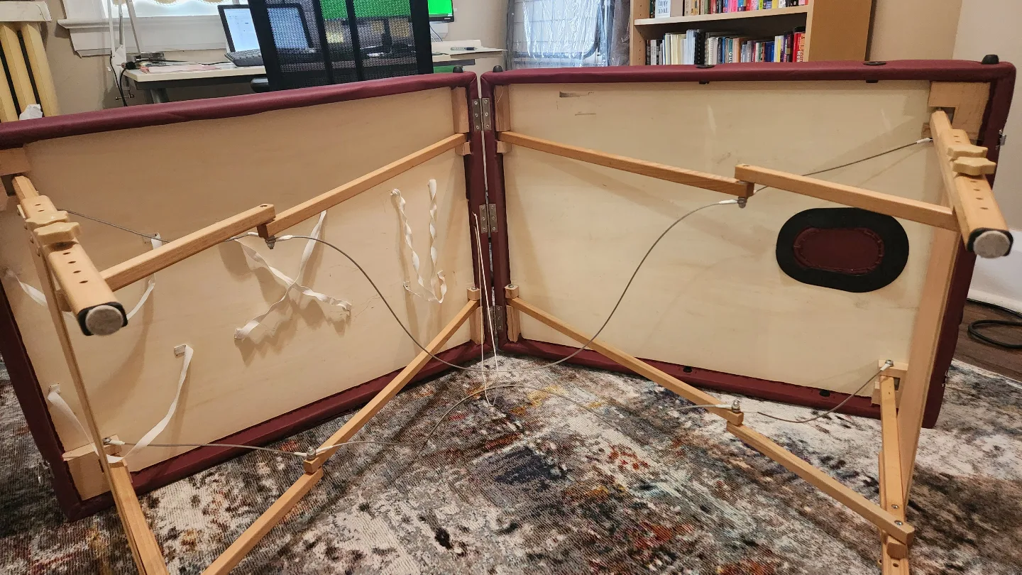 Portable Massage Table - Burgundy image indicator(5)