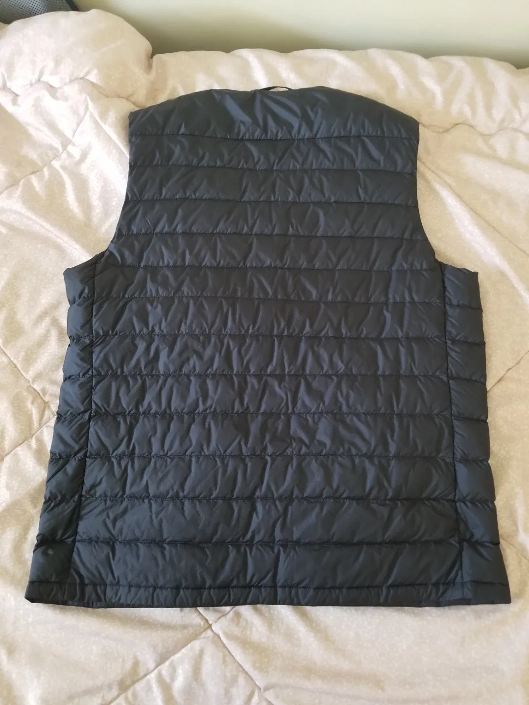 UNIQLO Ultra Light Down Vest - Men's Size  L - Black image indicator(3)