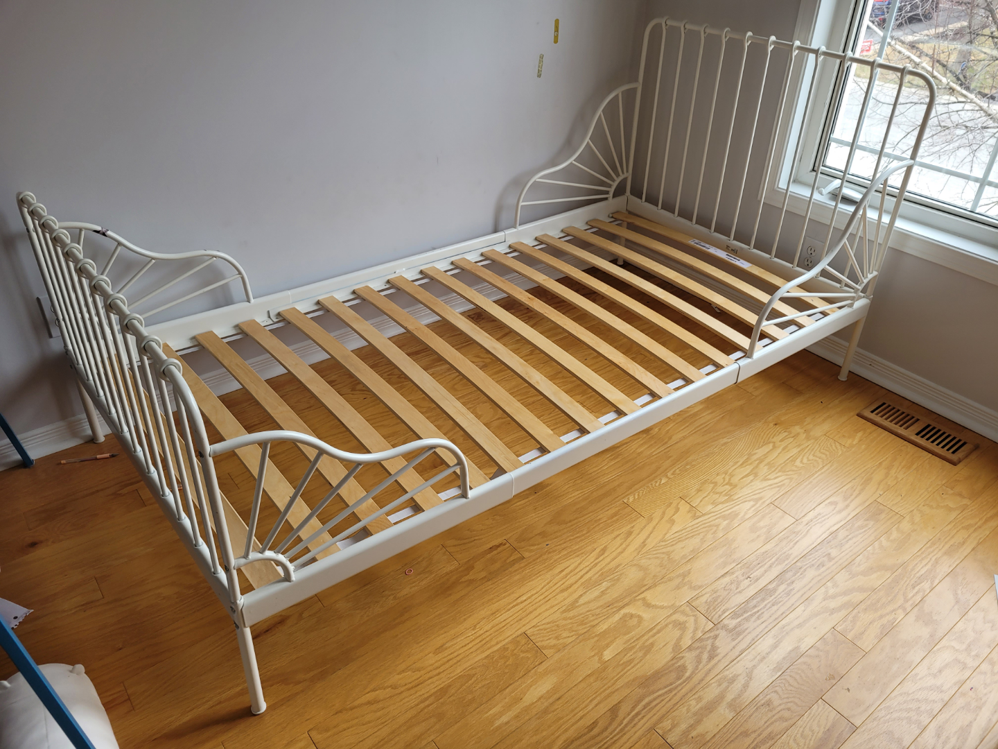 IKEA Metal Twin Bed Frame - White - photo 3