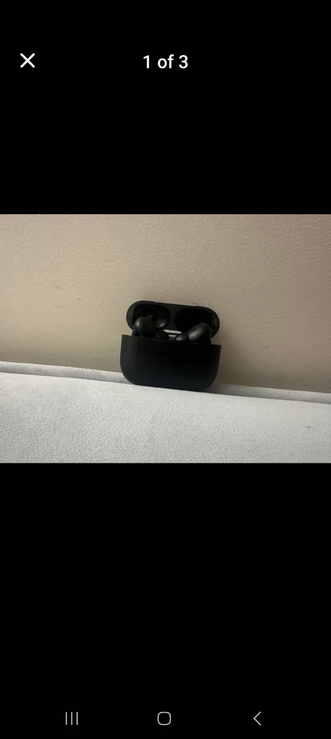 Apple AirPods Pro  Charging Case thumbnail