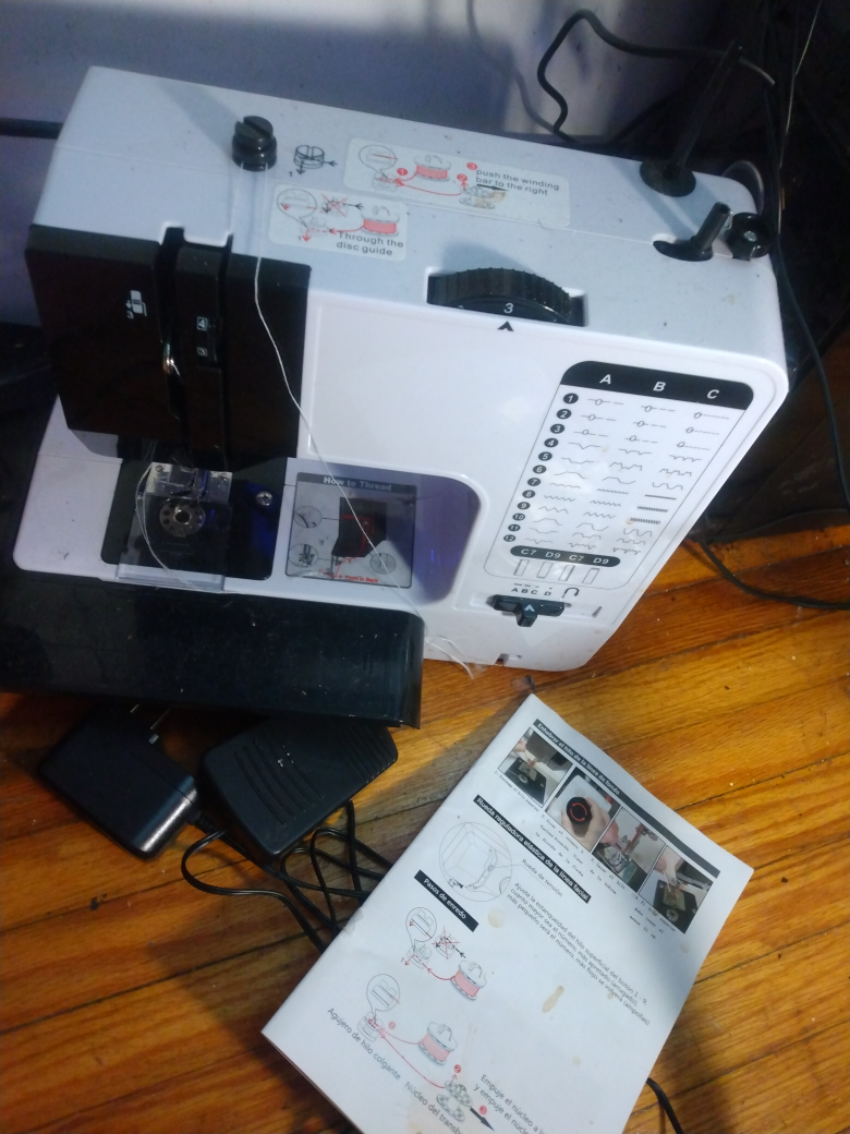 Sewing Machine with Foot Pedal