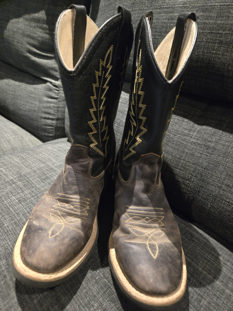 Old West Cowboy Boots -  youth Size 10 - photo 2