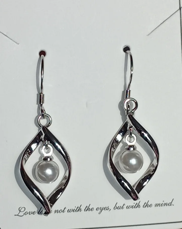 Silver Pearl Drop Earrings image indicator(2)