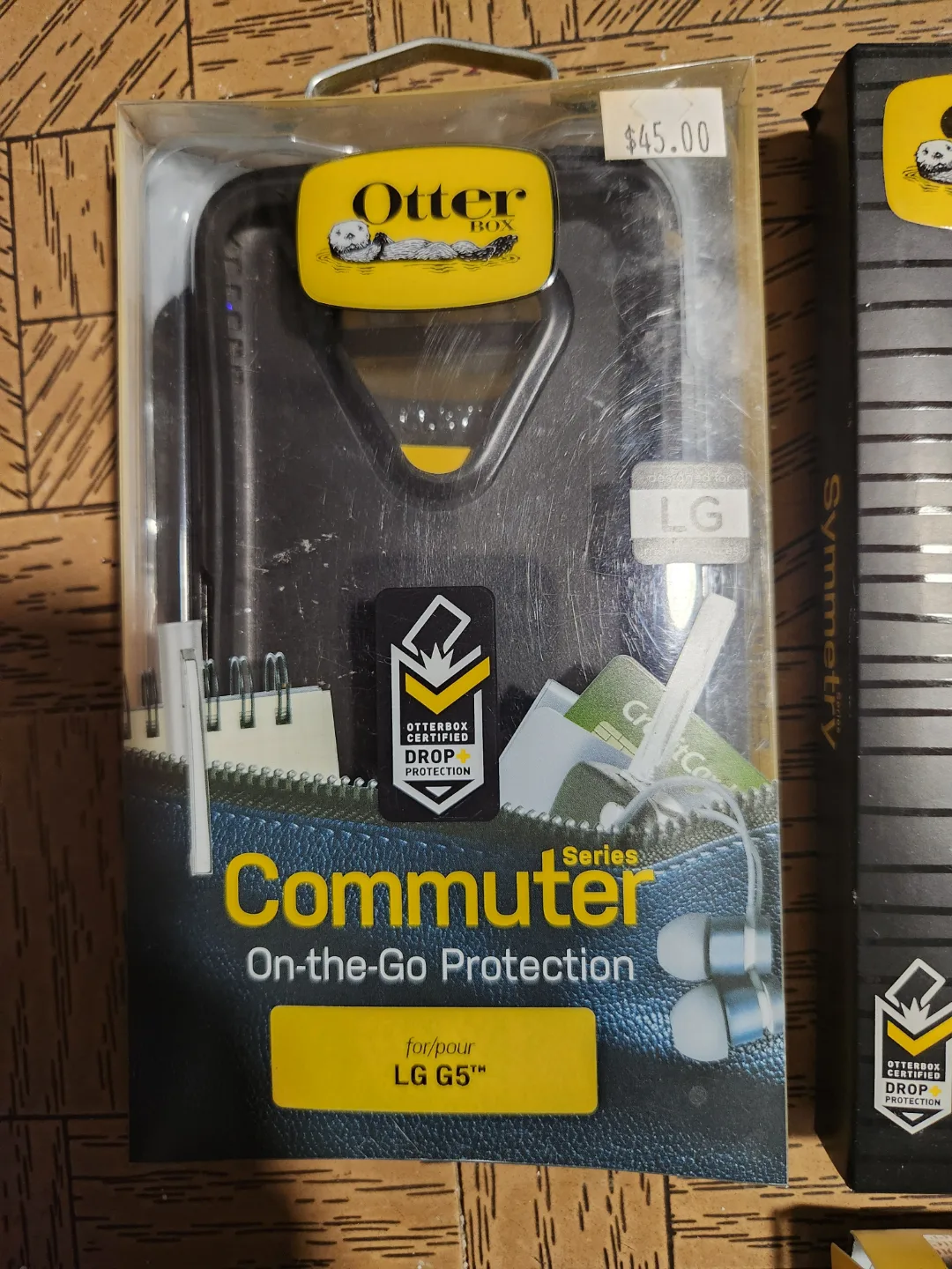 OtterBox Phone Cases - Commuter & Symmetry Series image indicator(4)