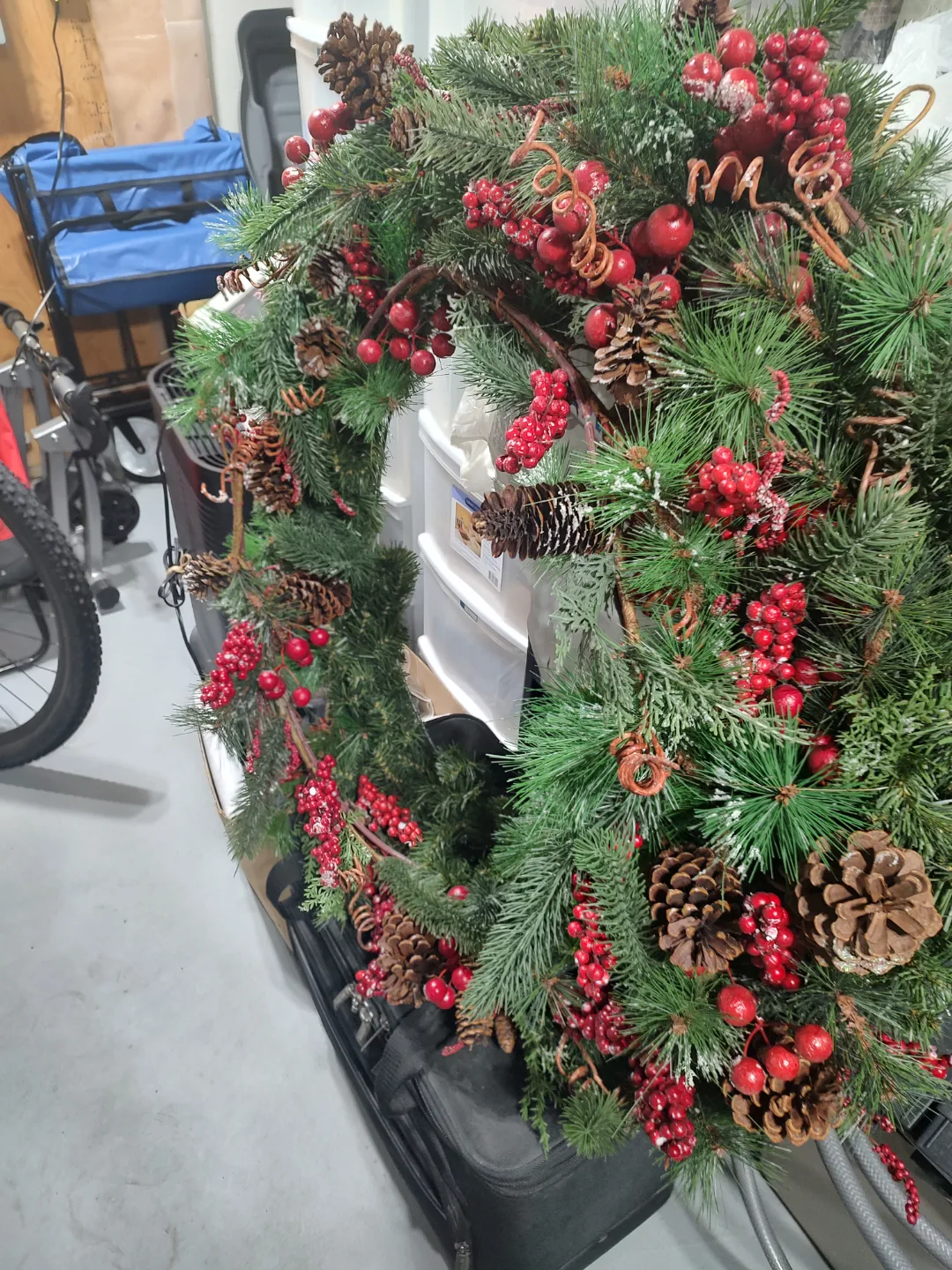 Large Christmas Wreath with Berries and Pinecones thumbnail