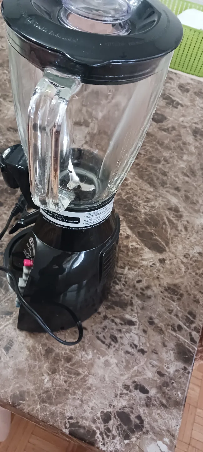 Hamilton Beach 12 speed dispensing blender $20 image indicator(4)
