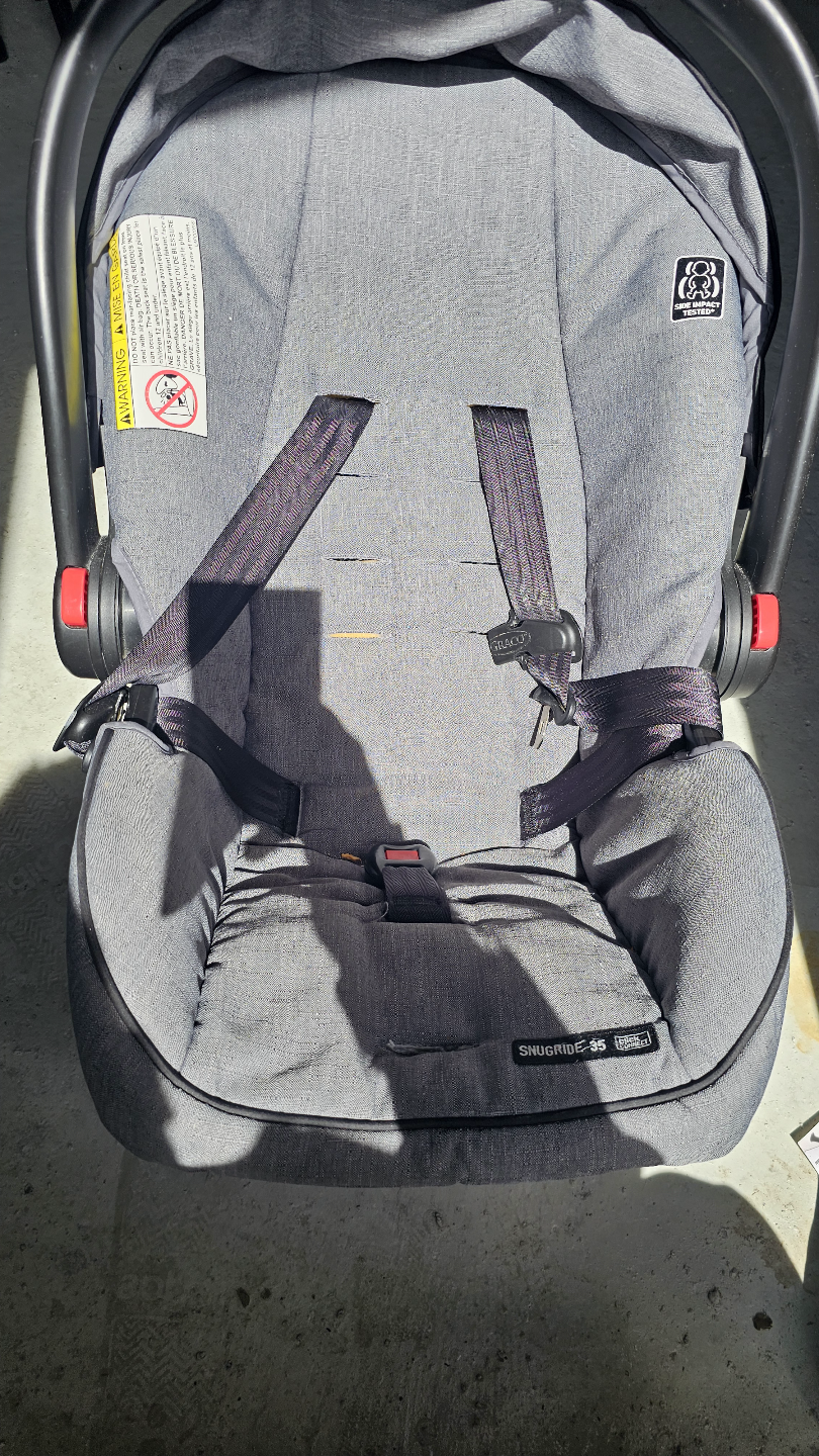 Graco SnugRide 35 Infant Car Seat