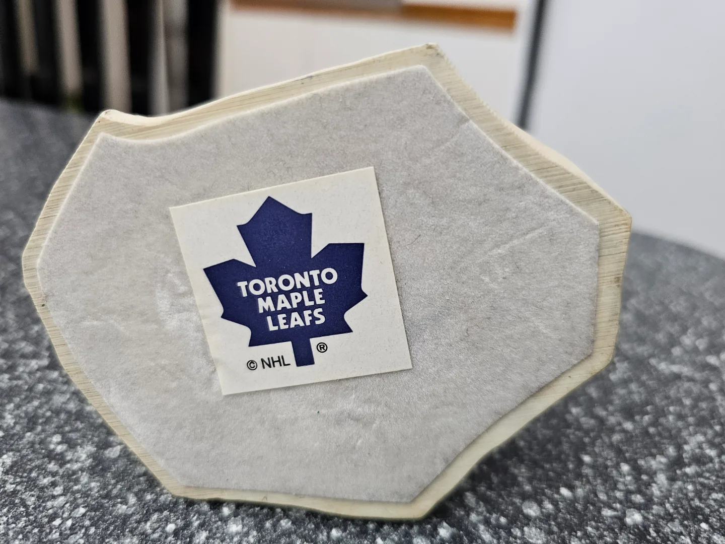 Toronto Maple Leafs Hockey Bear Figurine image indicator(3)