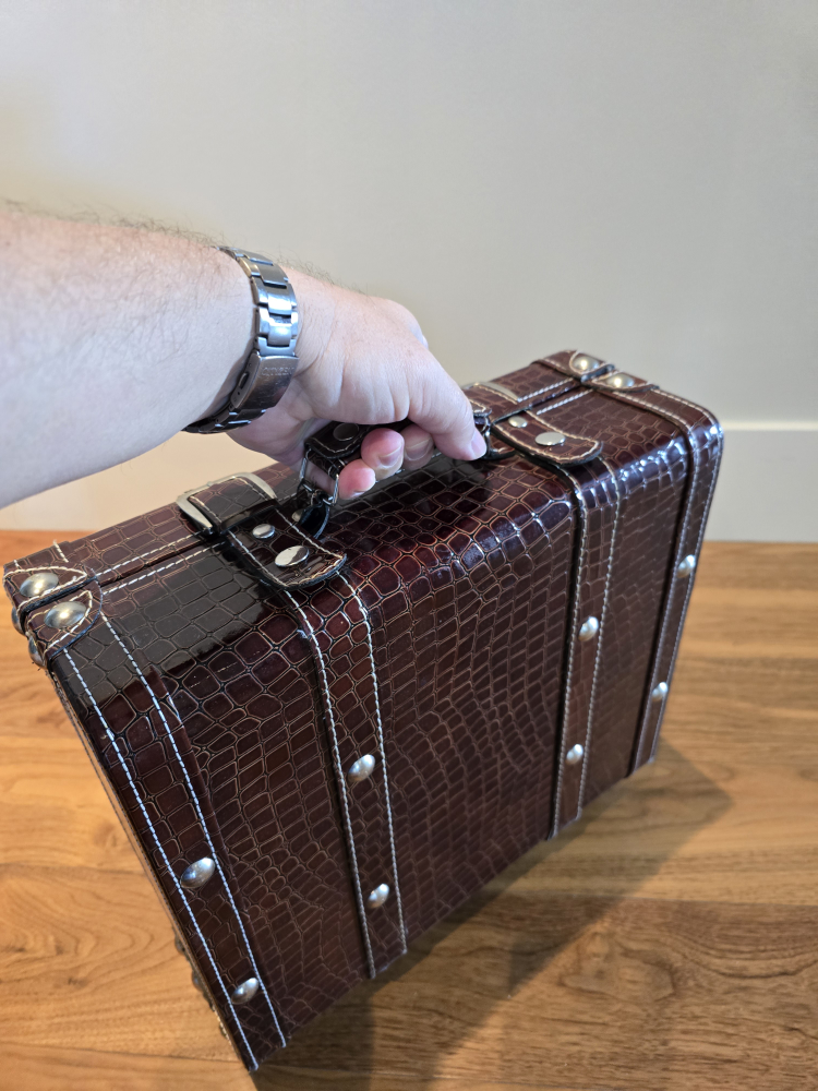 Vintage-Style Crocodile-Print Decorative Trunk - photo 2
