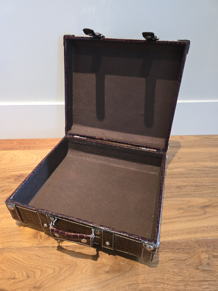 Vintage-Style Crocodile-Print Decorative Trunk - photo 4
