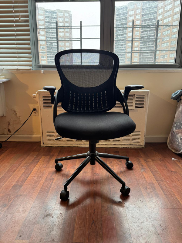 Black Mesh Office Chair - photo 3