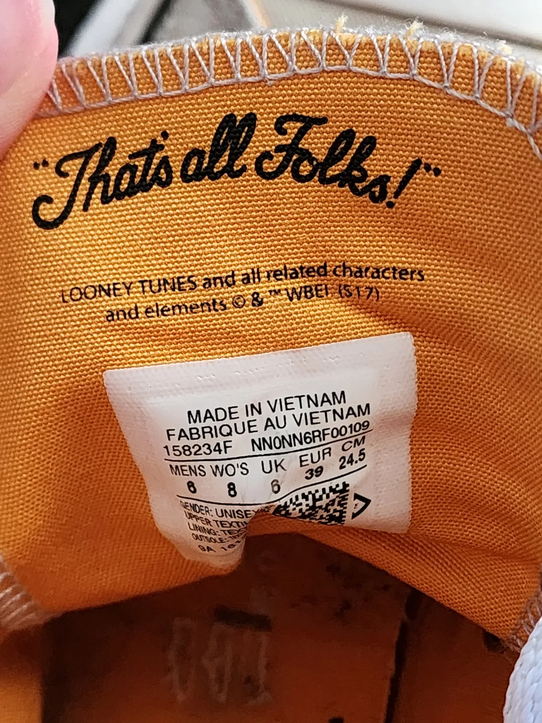 Bugs Bunny Limited Edition Converse image indicator(6)