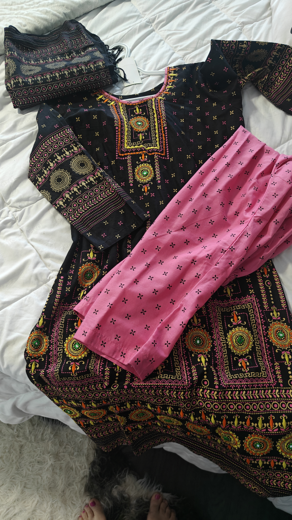 Gorgeous Black and Pink Pakistani Shalwar Kameez - photo 2