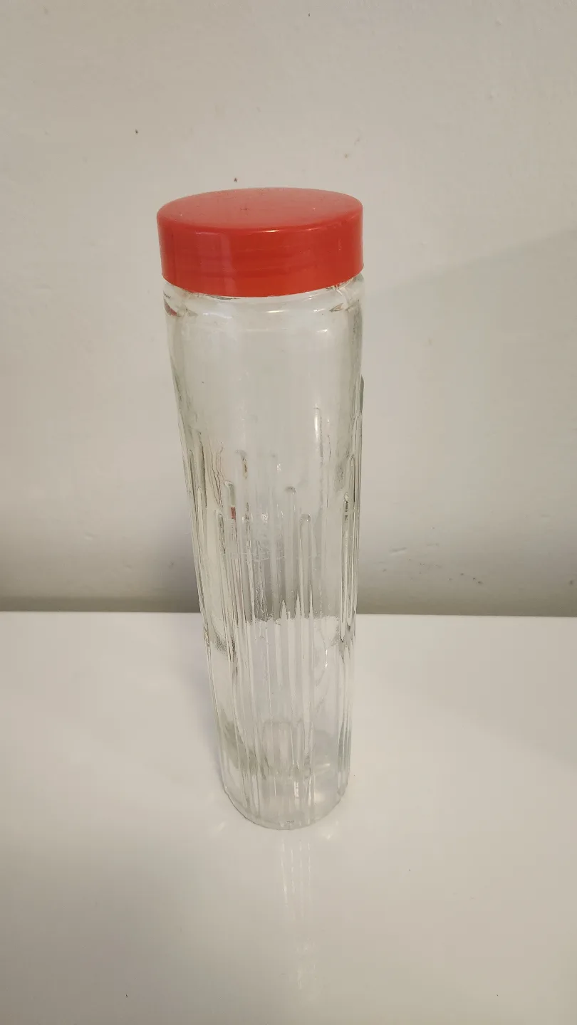 🥕Set of Three Vintage Glass Jars with Coloured Lids image indicator(2)