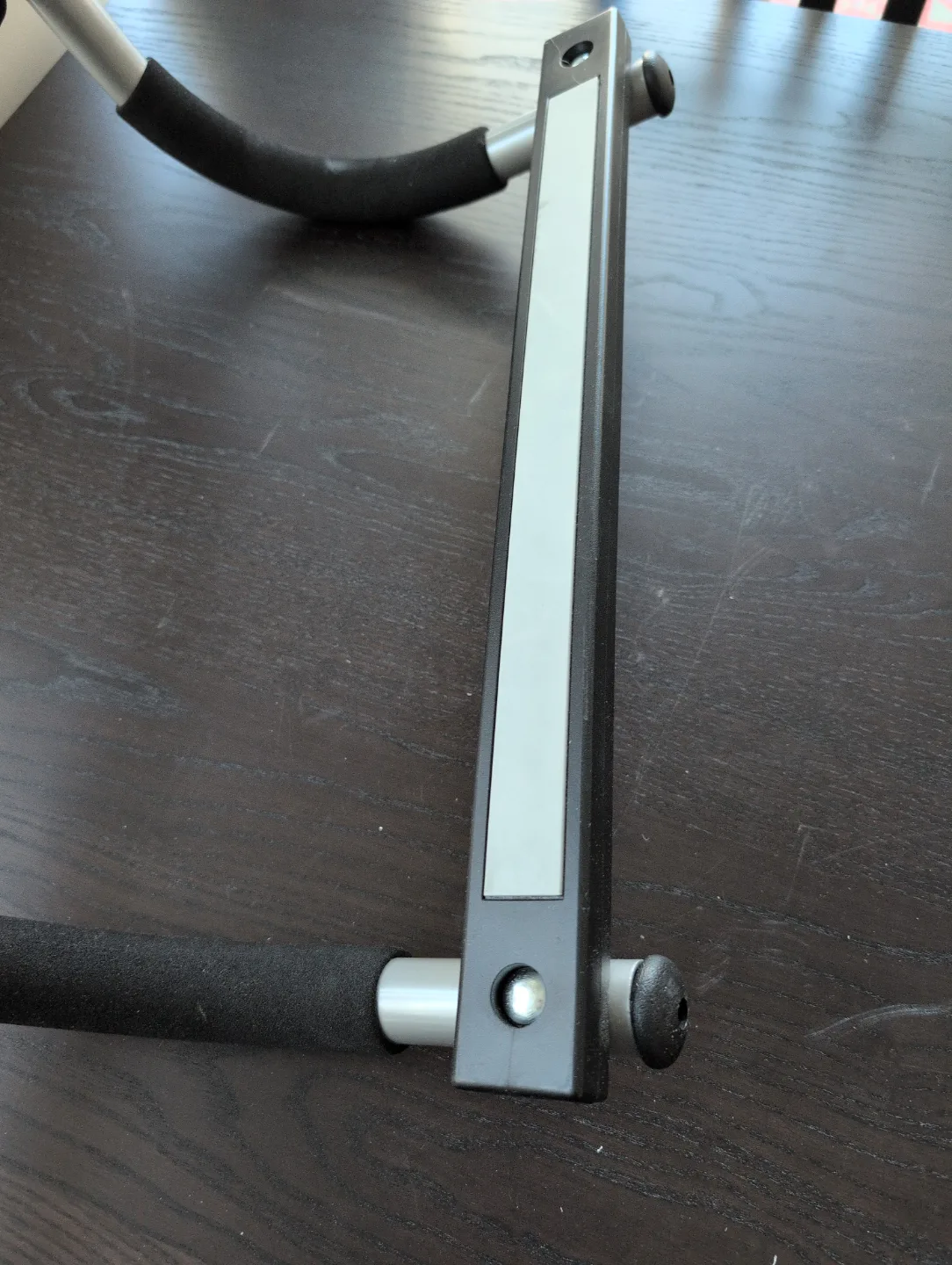 Over the Door Pull-Up Bar image indicator(4)