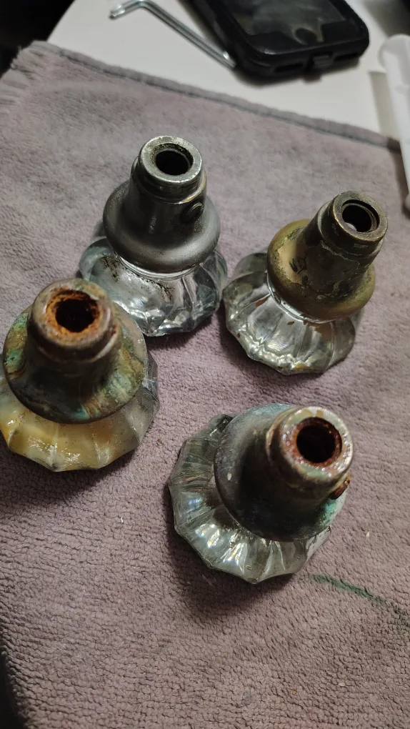 Antique Glass Door Knobs - Set of 4 image indicator(2)