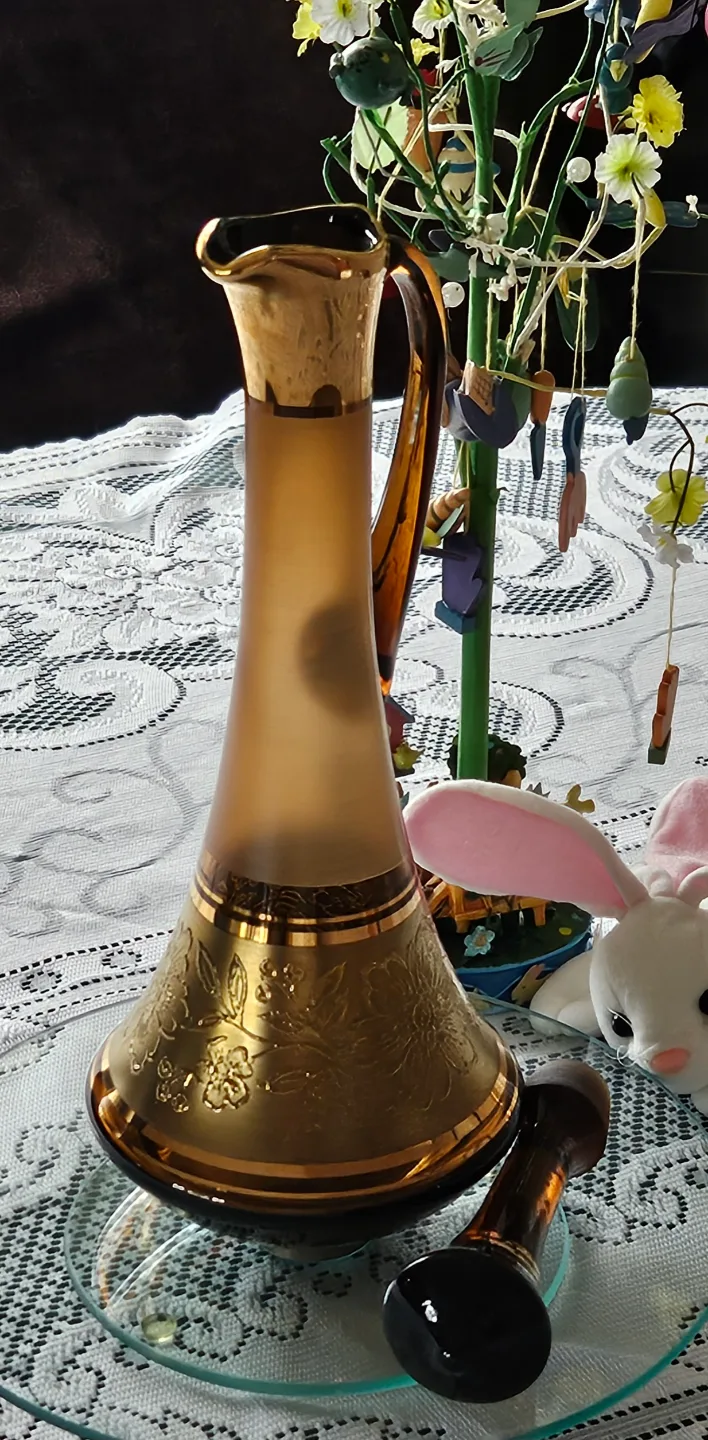 Vintage Bohemian Amber Glass Liquor Decanter image indicator(2)