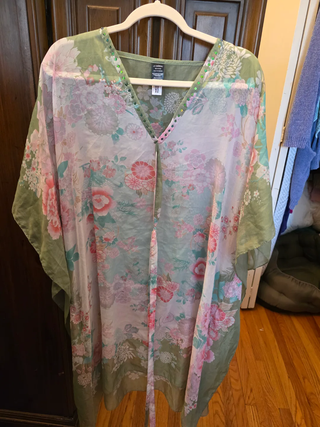 💚Le Chateau Women's Floral Print Poncho thumbnail