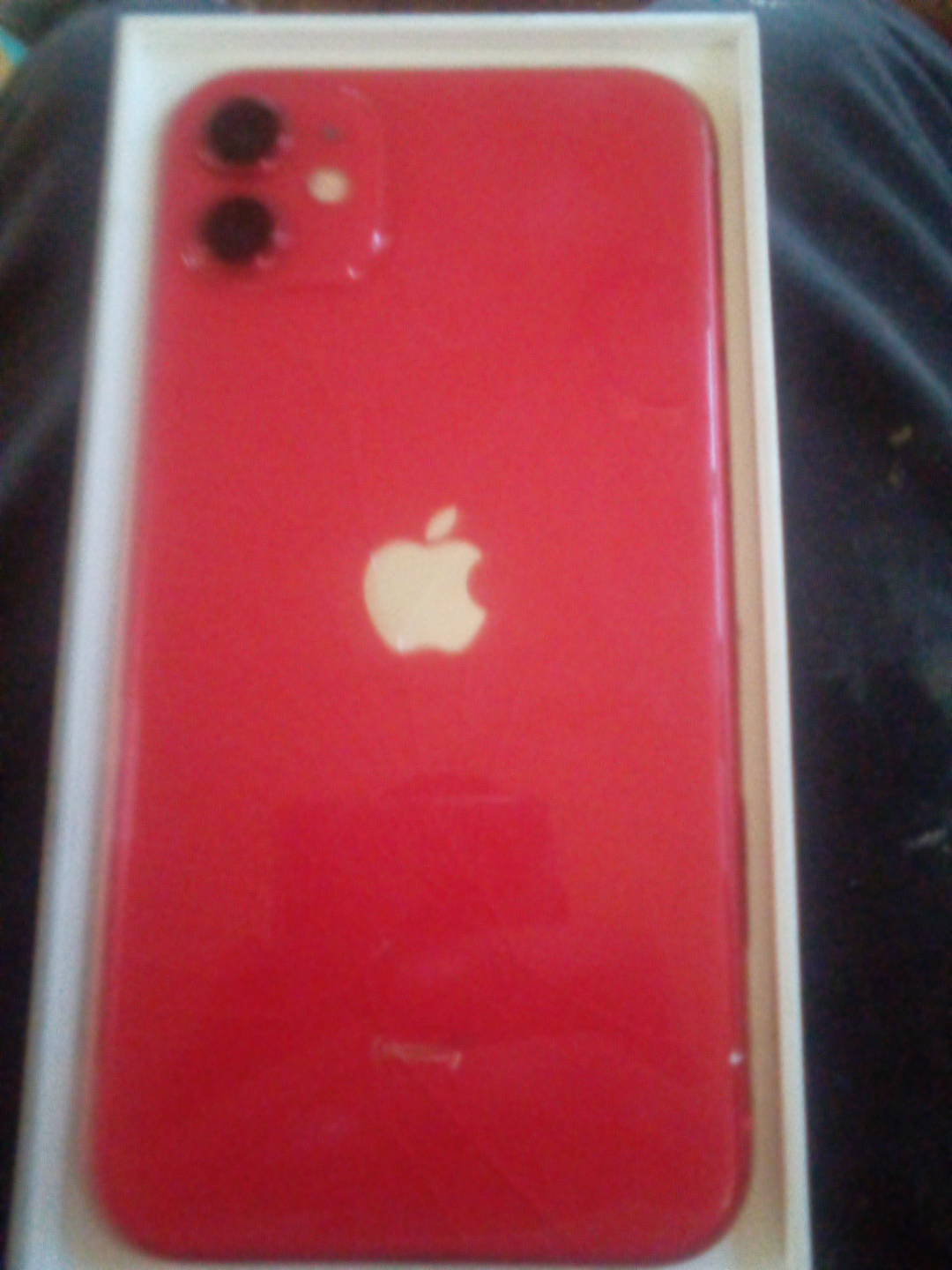 iPhone 11 Red - Used - photo 2