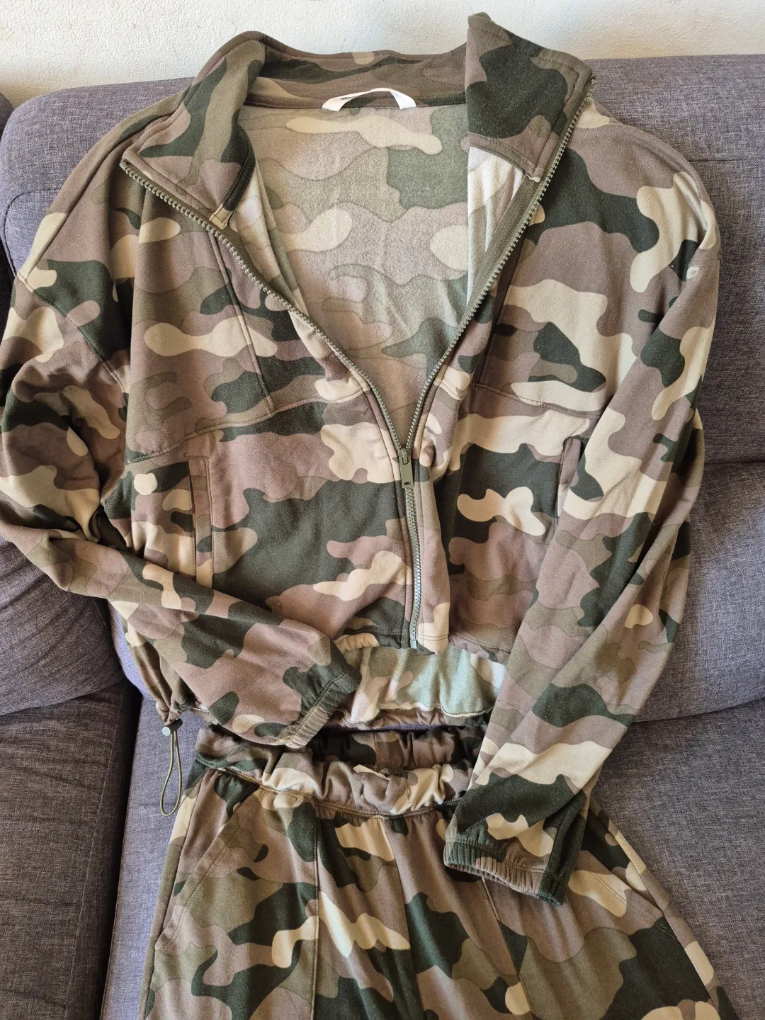 Camouflage Print Two-Piece Set image indicator(4)