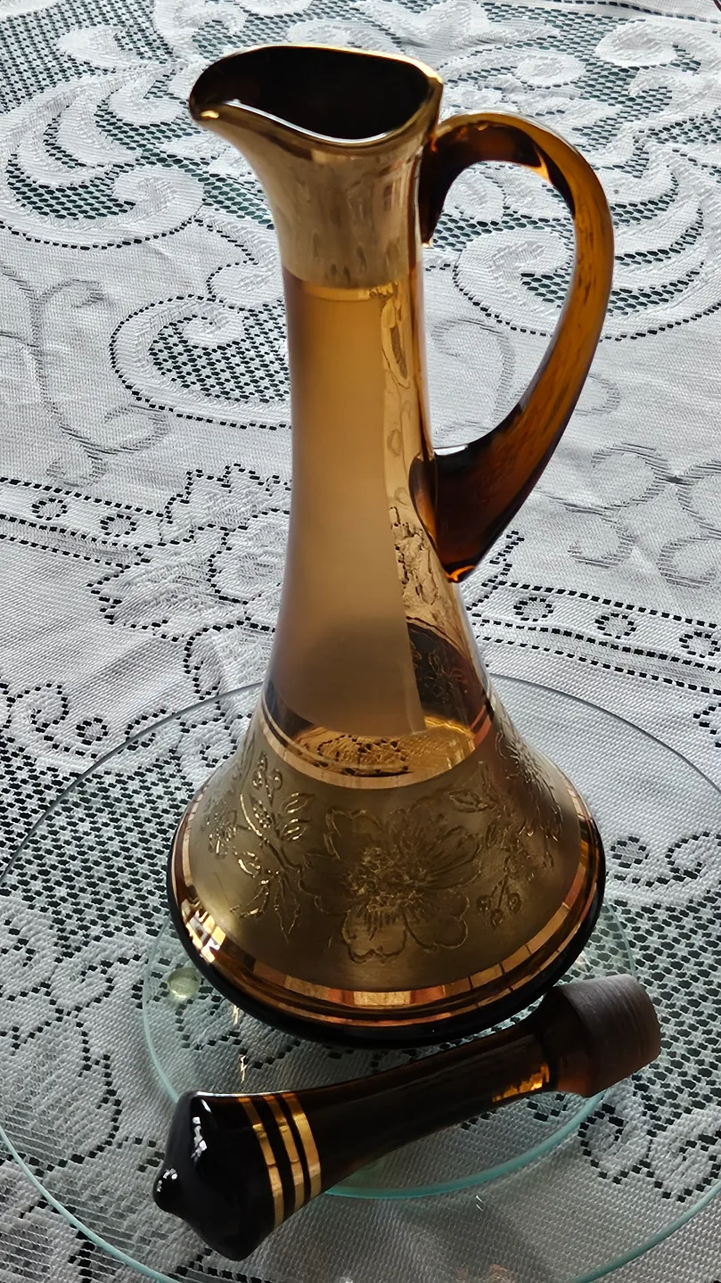 Vintage Bohemian Amber Glass Liquor Decanter image indicator(4)