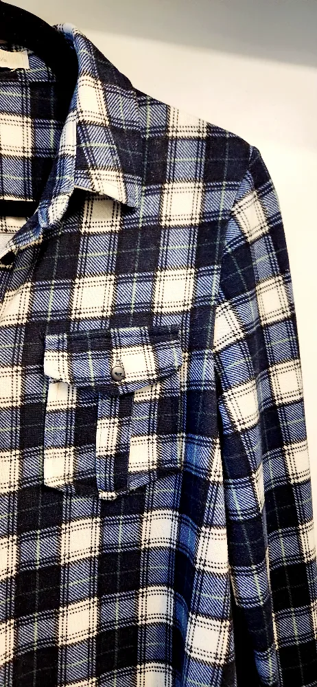 Women's Plaid Flannel Shirt image indicator(2)