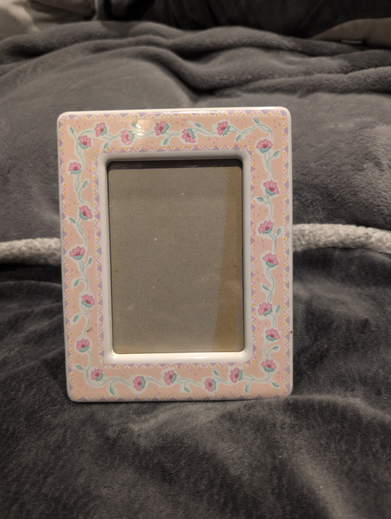 Charming Floral Ceramic Picture Frame - photo 4