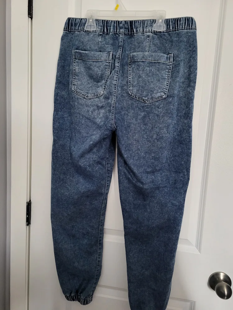 Pants size L image indicator(3)