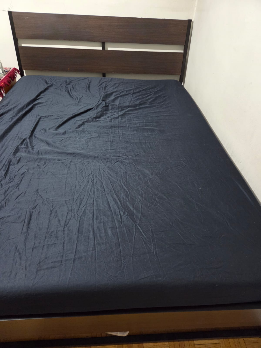 Queen size bed frame with headboard - photo 4