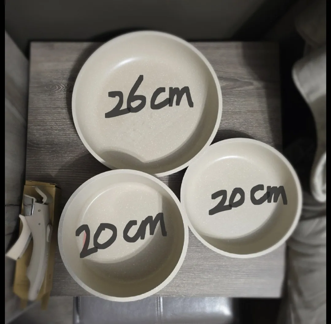 6-Piece Cookware Set with Glass Lids and a Removable Handle image indicator(3)