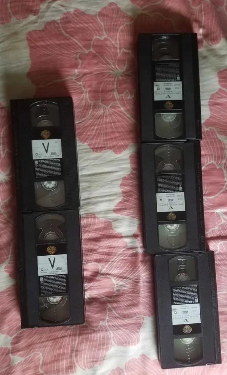 V: The Complete Miniseries VHS Collection image indicator(4)