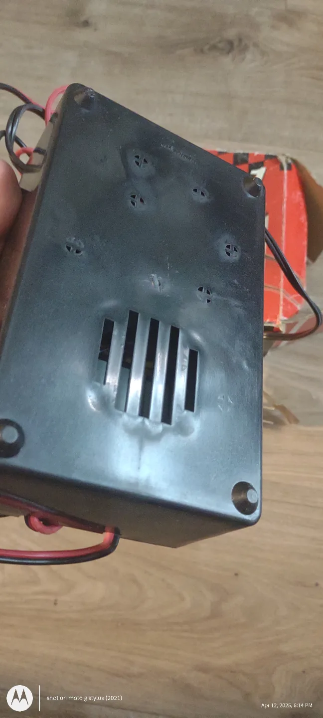 Vintage Dynamite Mega 1 AC/DC Quick Charger image indicator(3)