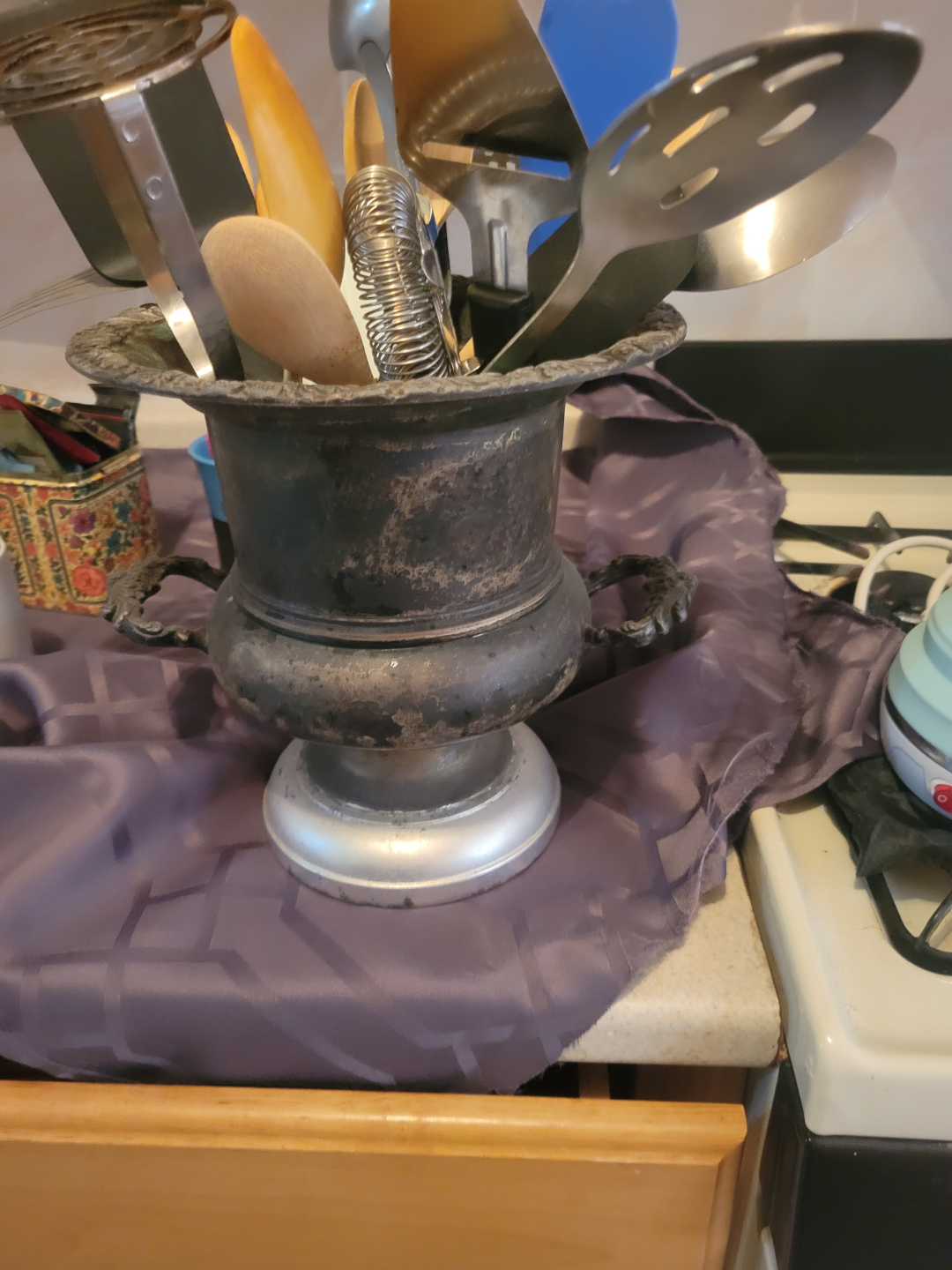 kitchen tools and ice bucket
