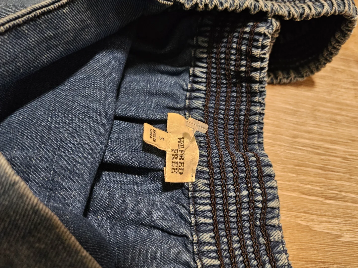 Wilfred Free Denim Off-the-Shoulder Top image indicator(4)