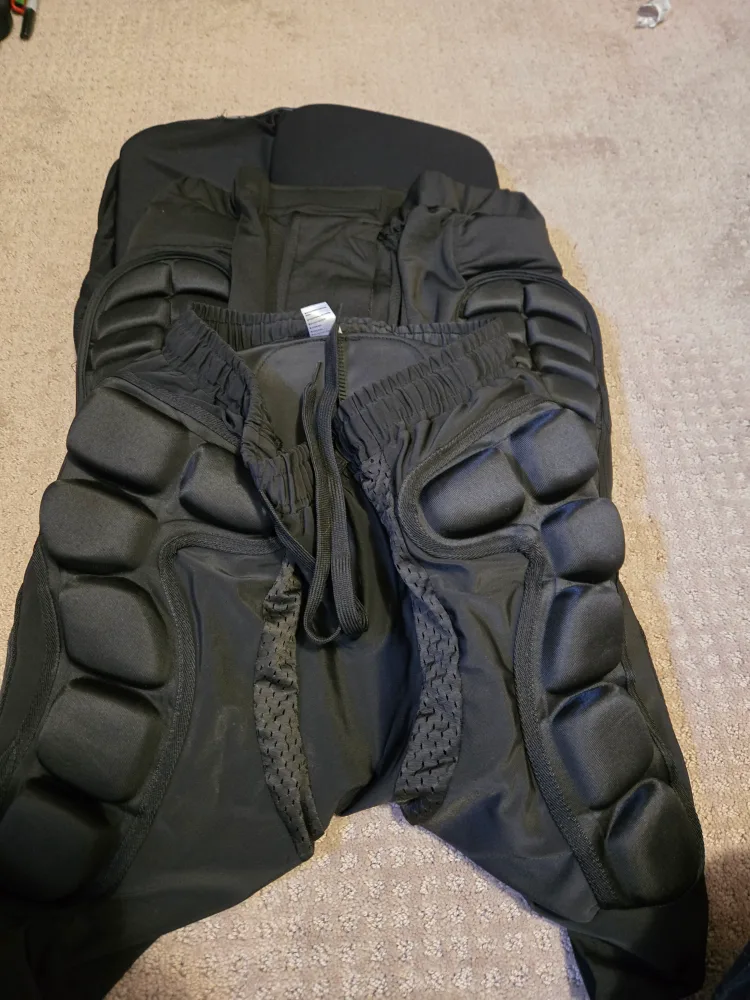 Bodyprox Protective Shorts - Hip Pads for Sports image indicator(5)