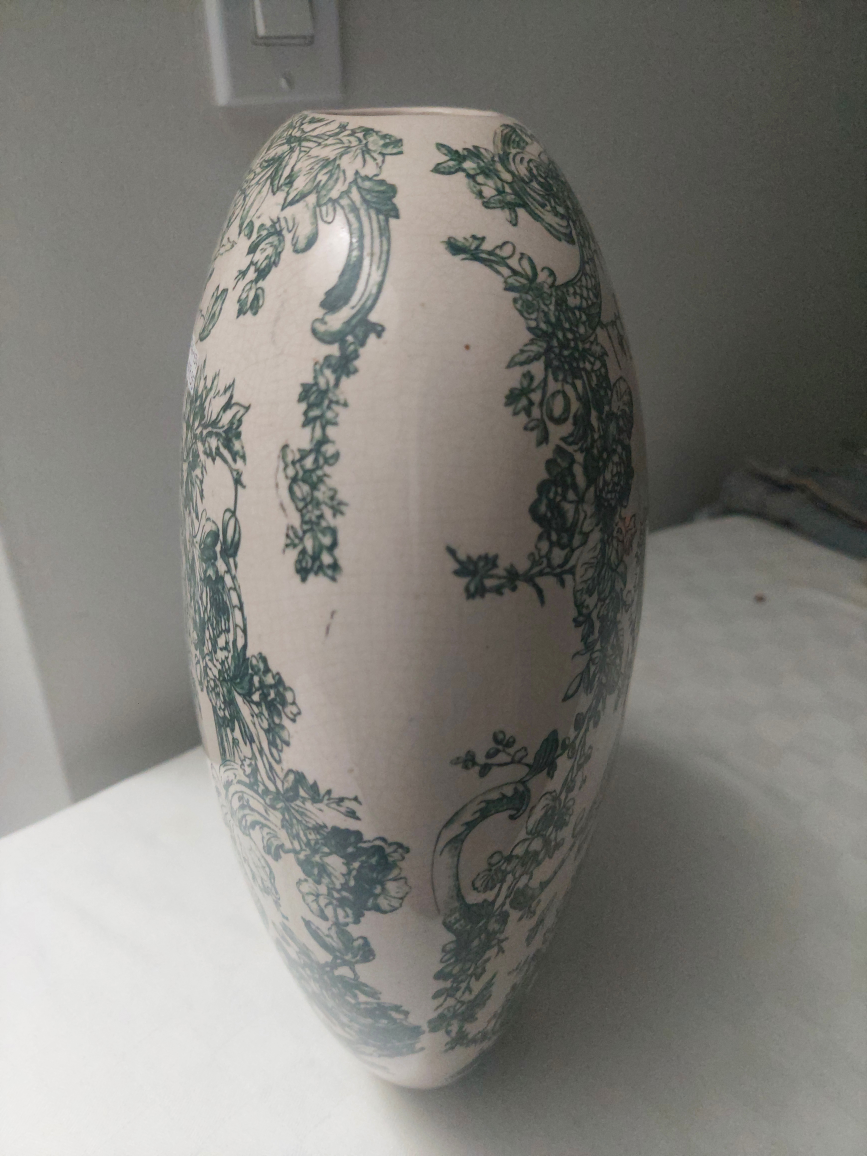 Ornate Green and White Ceramic Vase💚  ⁸ - photo 3
