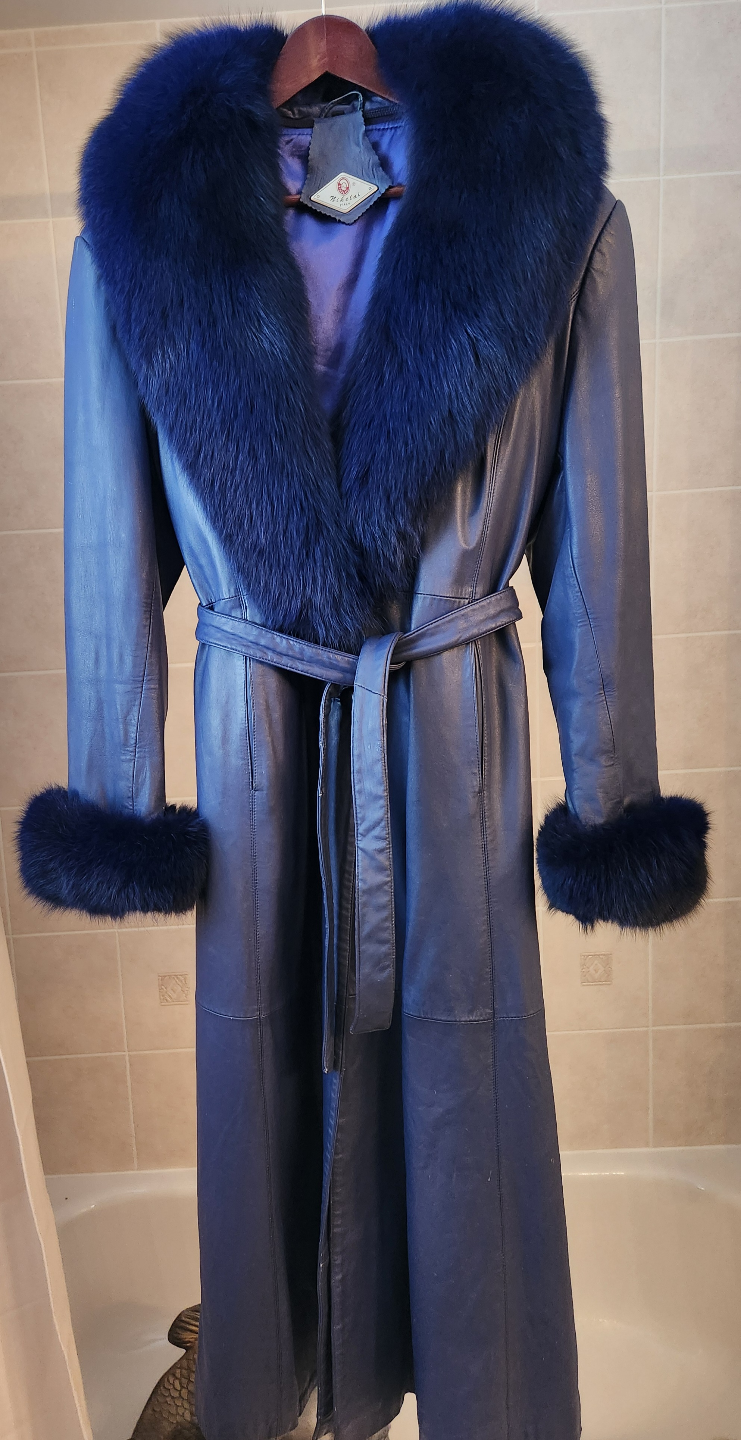 Italian Leather Coat with Fox Fur Trim - photo 3