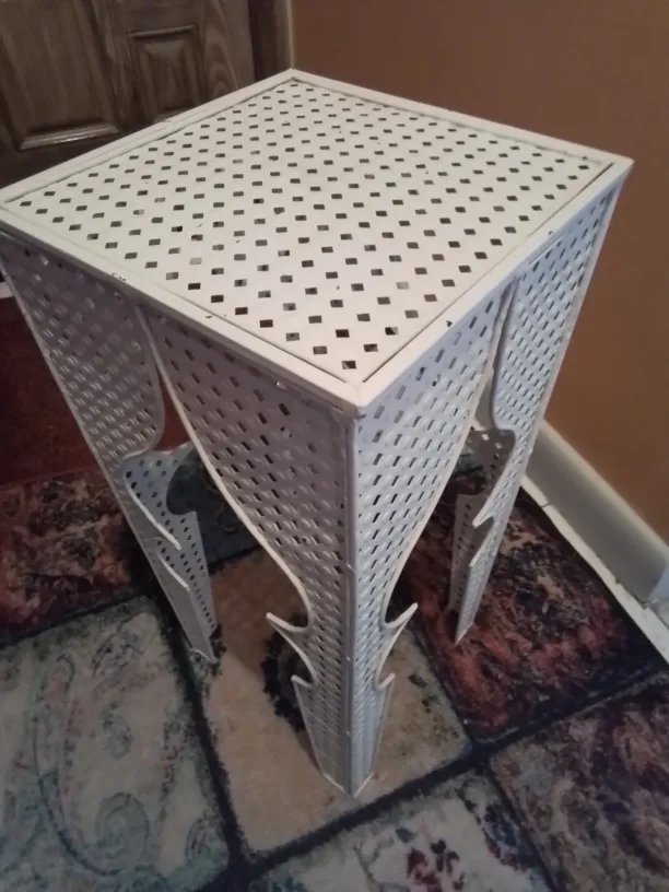 Vintage White Metal Plant Stand💚 image indicator(3)