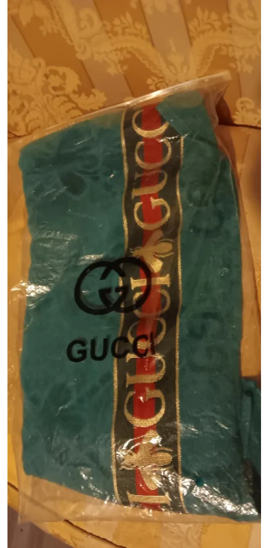 Gucci bumble beeTeal Towel image indicator(2)