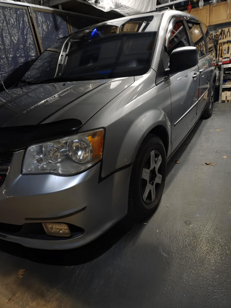 Dodge Grand Caravan - Negotiable - photo 4