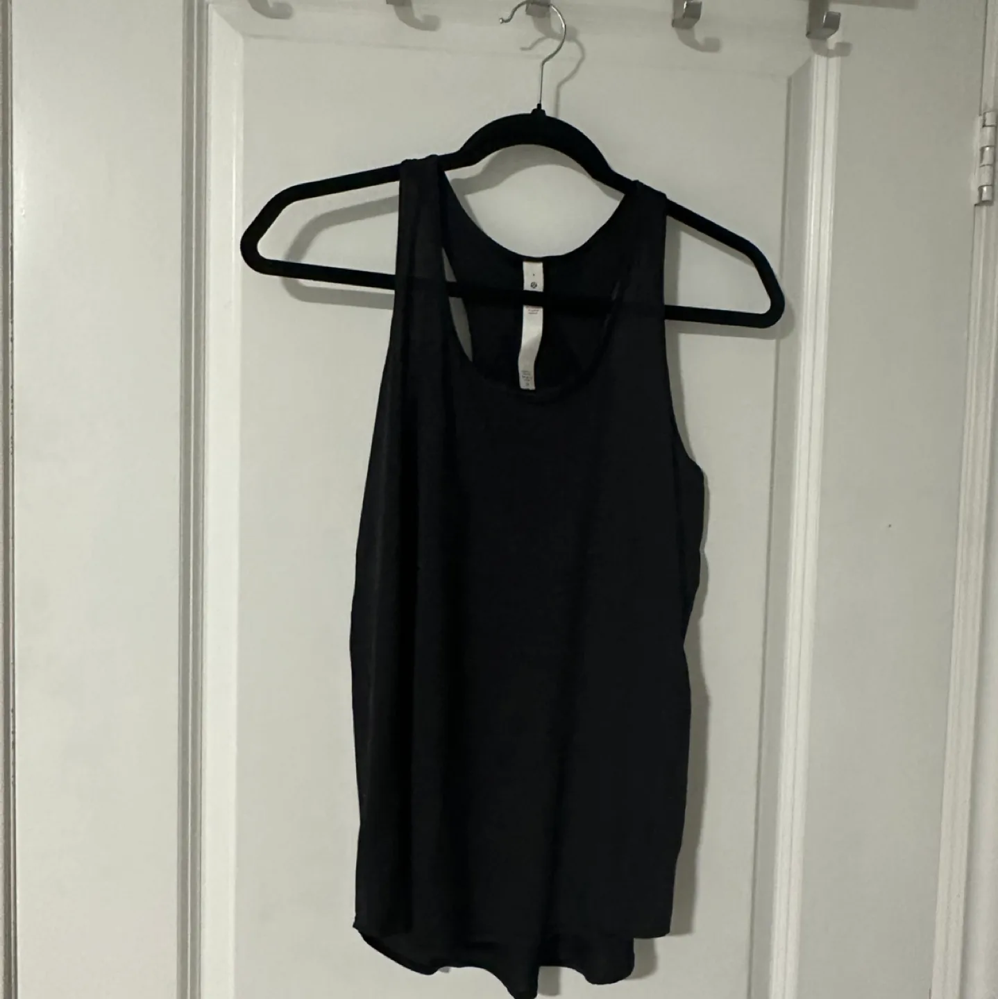 NEW* Lululemon Essential Tank Pleated image indicator(6)