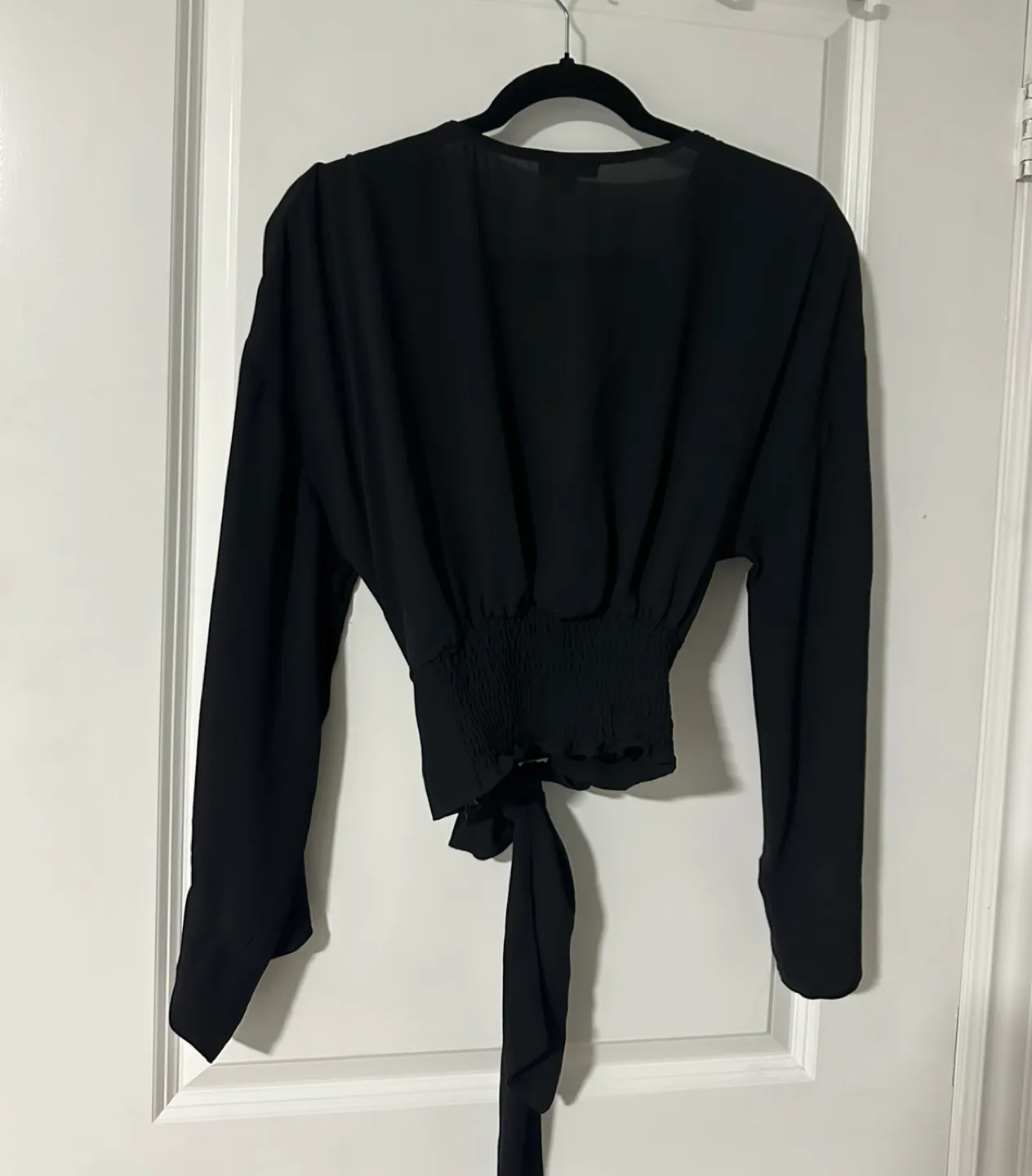 Dynamite* NEW* Black long sleeve tie back crop top image indicator(2)