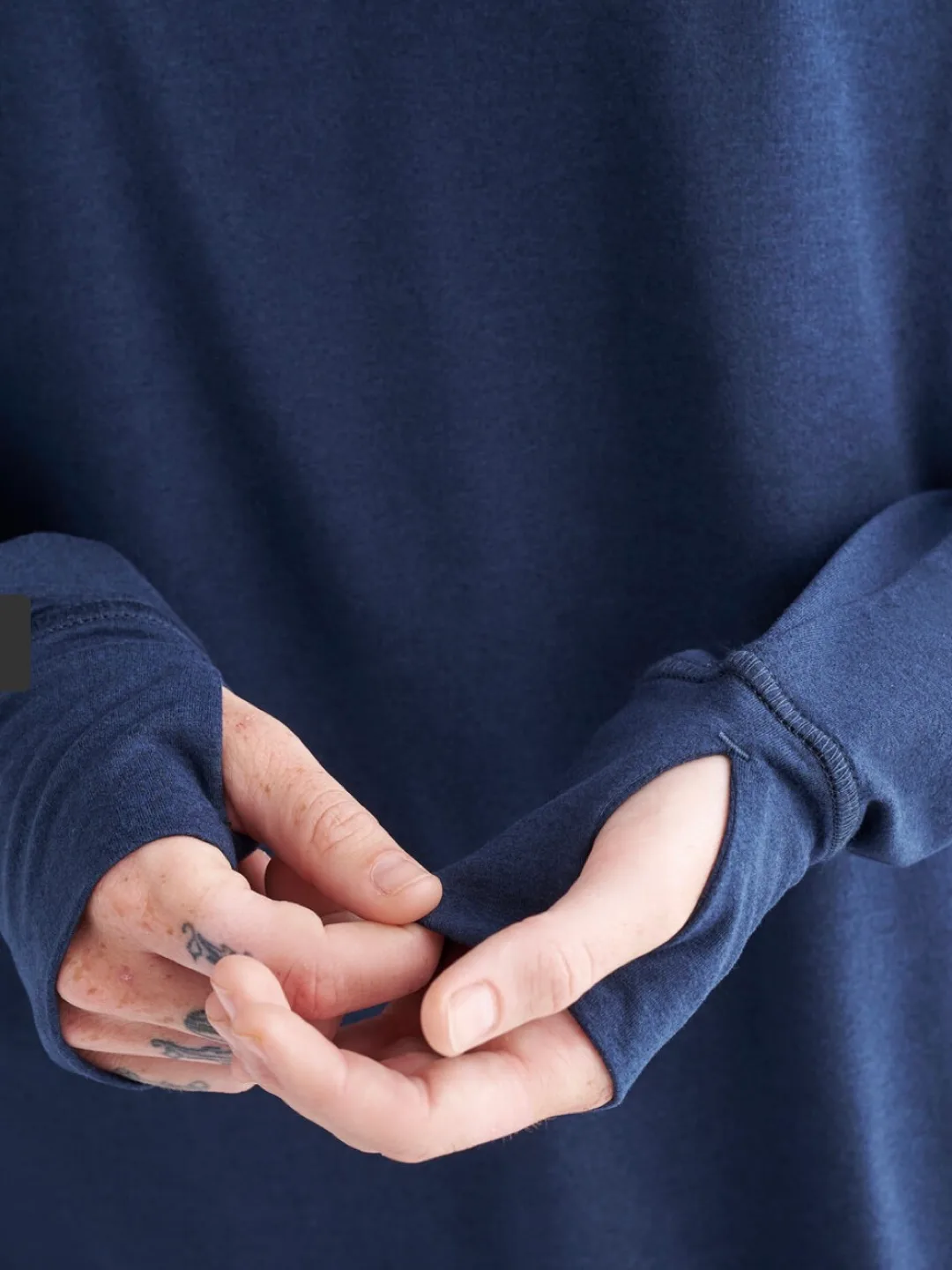 NEW WITH TAG Roots navy athletic top size xs image indicator(6)