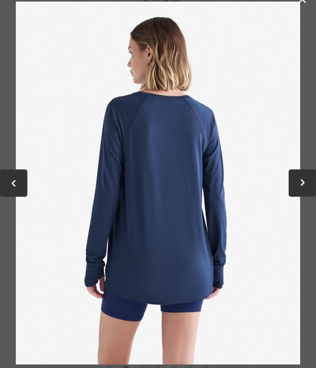 NEW WITH TAG Roots navy athletic top size xs image indicator(4)