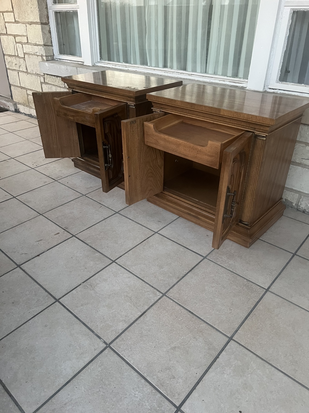 Pair of Vintage Wood Nightstands - photo 2
