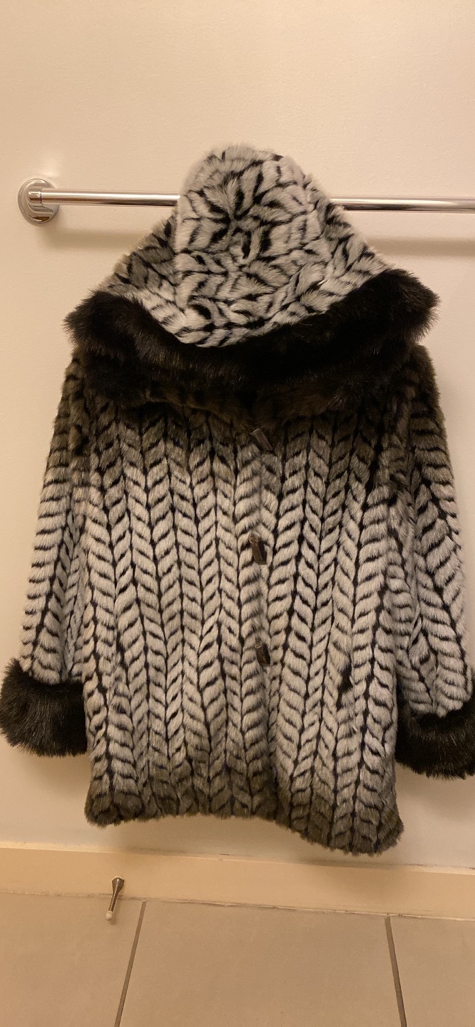 NUAGE Faux Fur Hooded Jacket - XS/P - photo 2