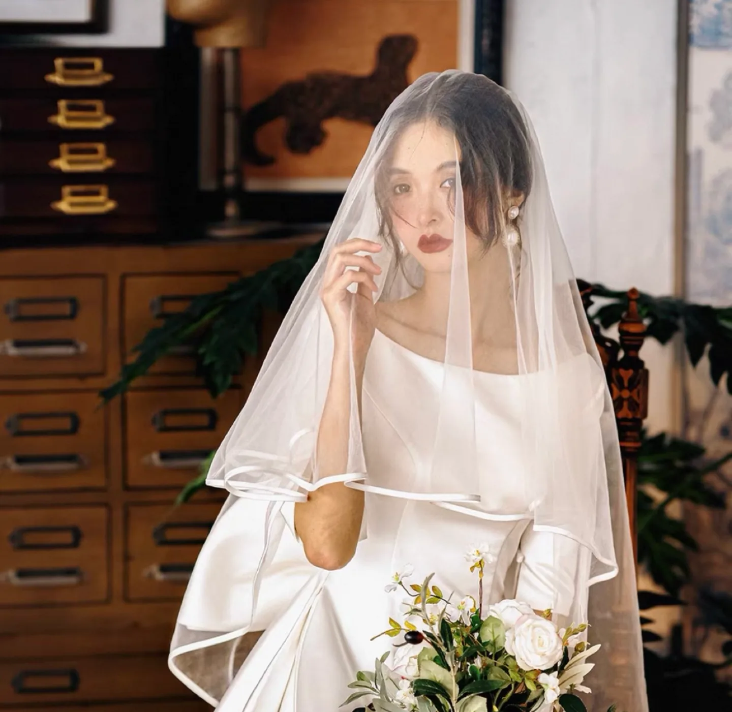 Bridal Veil with Comb - Elegant Two-Layer Tulle image indicator(3)