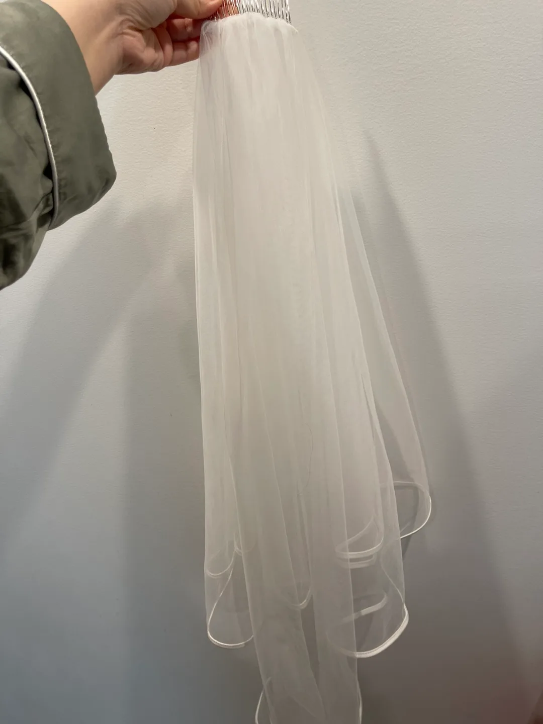 Bridal Veil with Comb - Elegant Two-Layer Tulle image indicator(6)